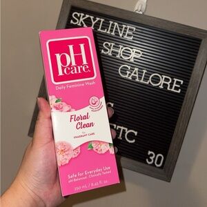 PH CARE - Floral Clean 250ML #Bestseller